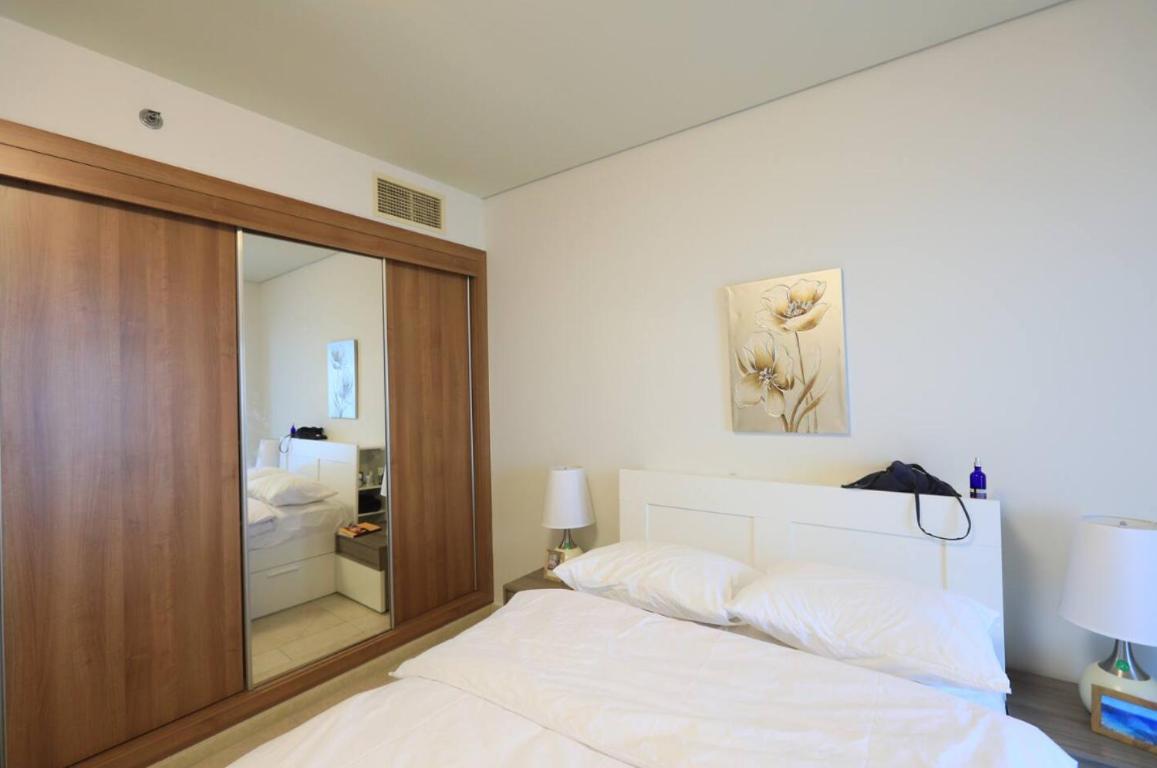 Homestay Stunning Marina View! Coliving In Princess Tower Marina Dubai