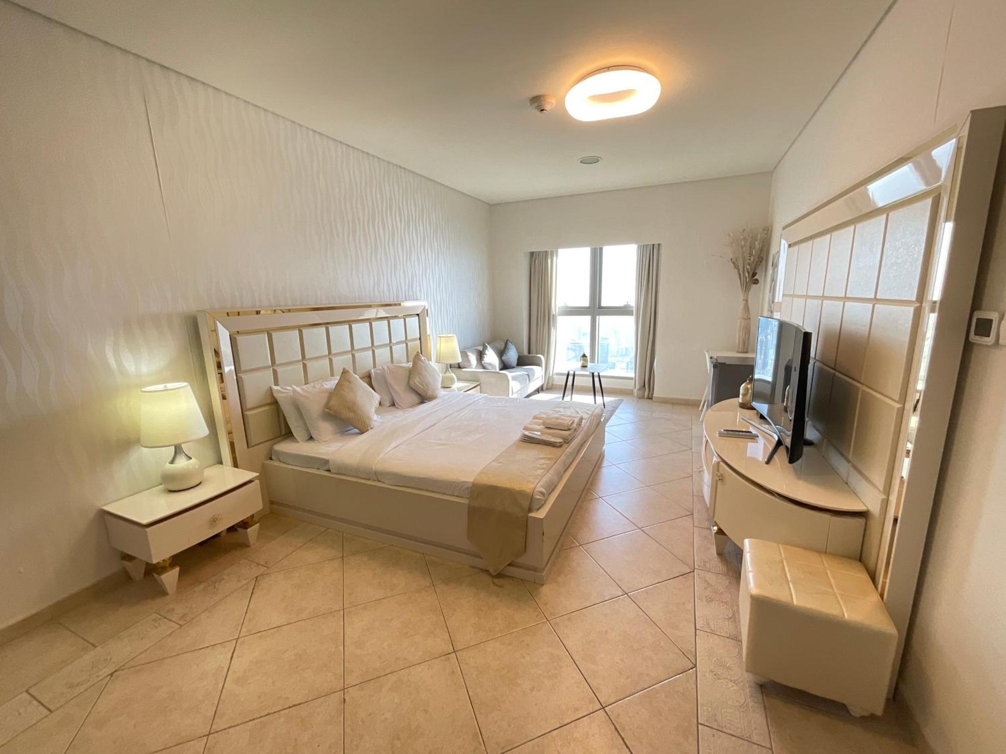 Homestay Stunning Marina View! Coliving In Princess Tower Marina Dubai